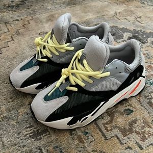 Yeezy Boost 700 Wave Runner fits womens 8